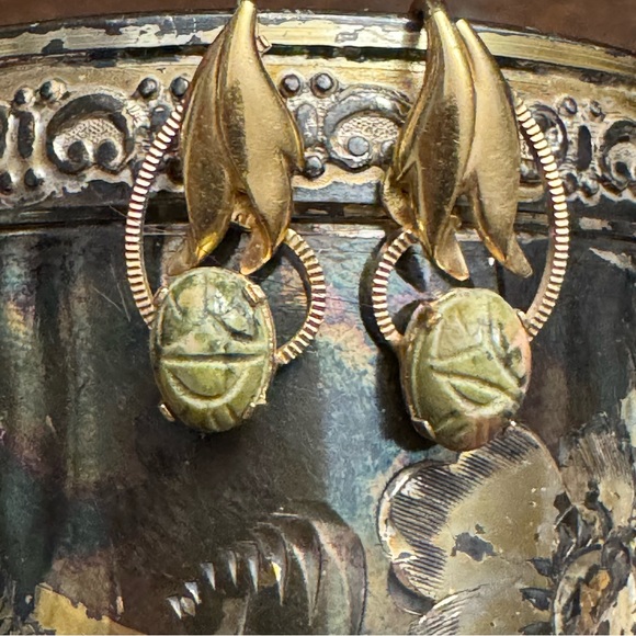 Vintage dce Curtis 1/20 14K GF Carved Jade Earrings - Picture 4 of 7